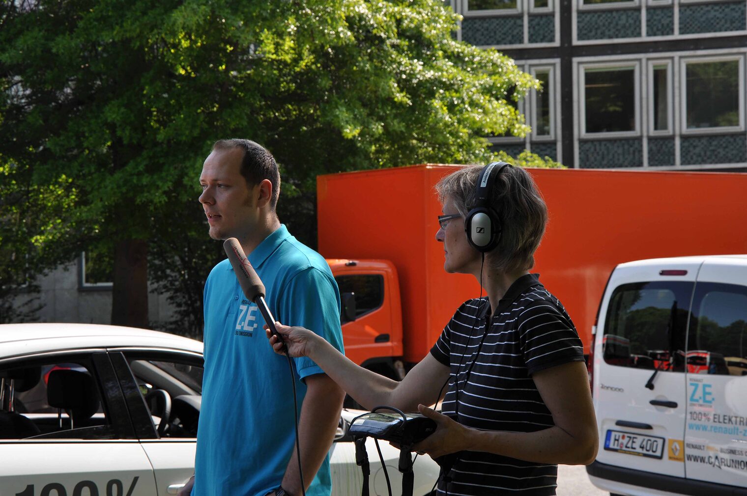 An der Culemannstraße starteten die Probefahrten der E-Mobile begleitet von den Fachteams der beteiligten Autohäuser.