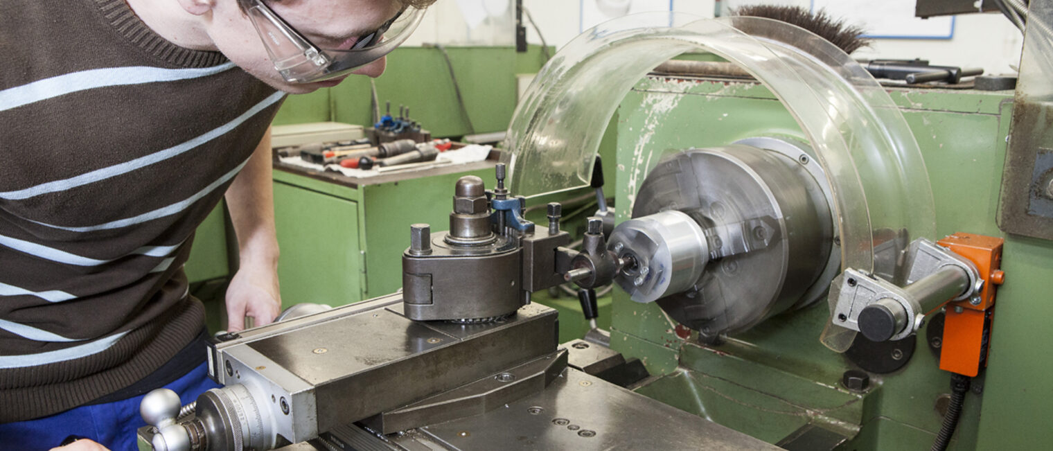 140619 FBZ-284_web, fbz, innovation, fräse feinwerk, mechaniker