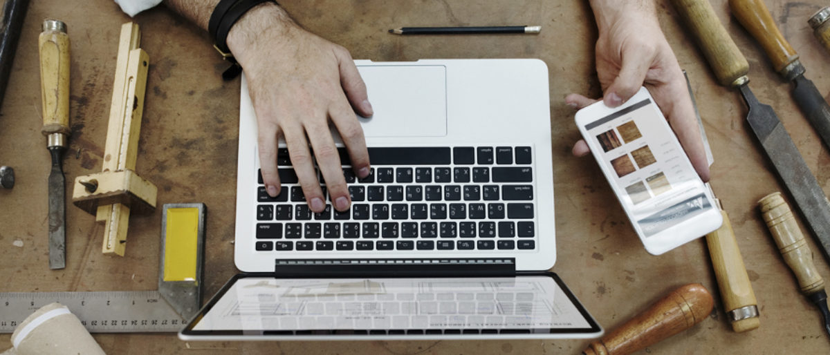 Fotolia_110248922_M_3zu1, handwerk digital, digitalisierung, tablet, handy, iphone, smartphone, laptop, werkzeug, fachkräfteforum 2016, fachkraeftreforum, 4.0