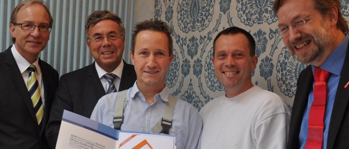 Der Malerbetrieb Gebrüder Maikowski GbR wurde bereits mit dem Markenzeichen Generationenfreundlicher Betrieb ausgezeichnet. maler, senioren, komfort und alter, barrierefreies bauen, ernsting rokahr ahlers urkunde, ausgezecuhnet auszteichnung