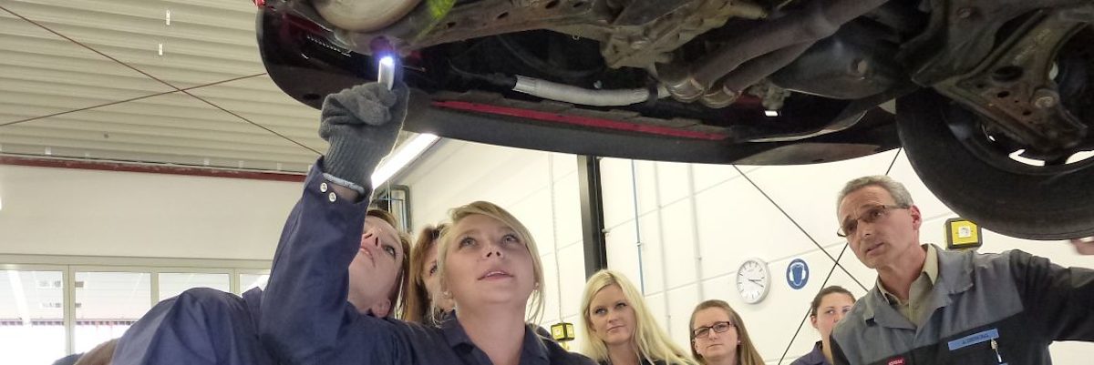kfz technik für sie, jandrey, seminar, frauen, weiterbildung, auto, rad leuchte, dierking
