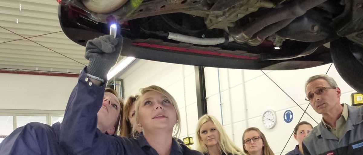 kfz technik für sie, jandrey, seminar, frauen, weiterbildung, auto, rad leuchte, dierking