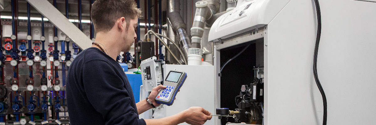 shk_fbz_fender, anlagenmechaniker sanitaer heizungs klimatechnik, gebäudeenergieberater, gebaeudeenergieberater, shk, heizungscheck, messen, messung,