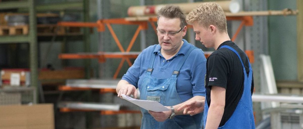 praktikum, ausbilder, azubi, lehrlking erklären, ausbildung,