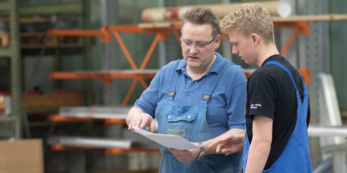 praktikum, ausbilder, azubi, lehrlking erklären, ausbildung,