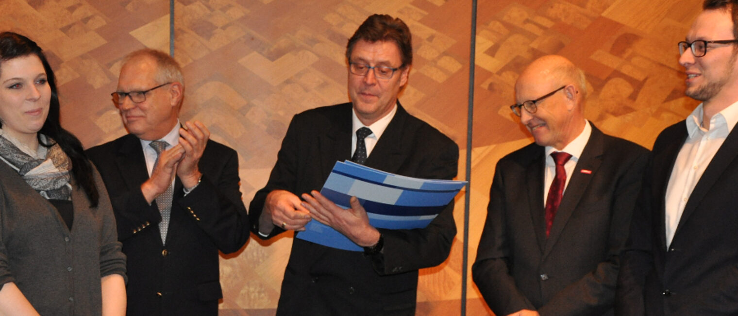 Rahel Zellmann (l.) und Andreas Berlage (r.) wurden als Beste dieses Durchganges ausgezeichnet. Hörgeräteakustiker, Hörakustiker, Meister, Meisterfeier