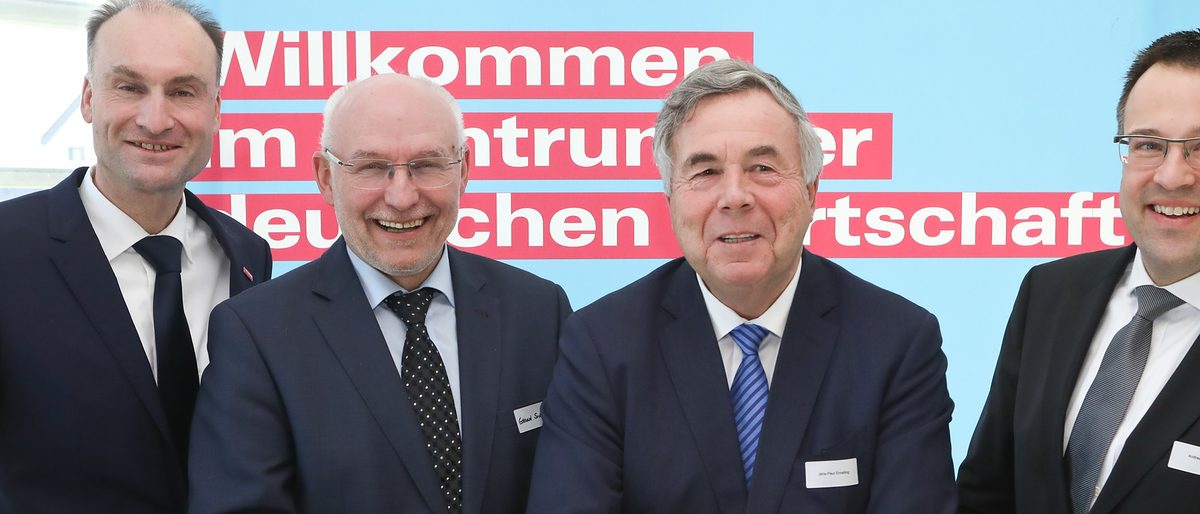 Freuen sich über den gelungenen Start des Verbundprojekts Fachkräftezentren Handwerk: Hartmut Drexel, Eckhard Sudmeyer, Jans-Paul Ernsting und Andreas Keller (v.l.n.r.) Hartmut Drexel, Eckhard Sudmeyer, Jans-Paul Ernsting, Andreas Keller (v.l.n.r.)