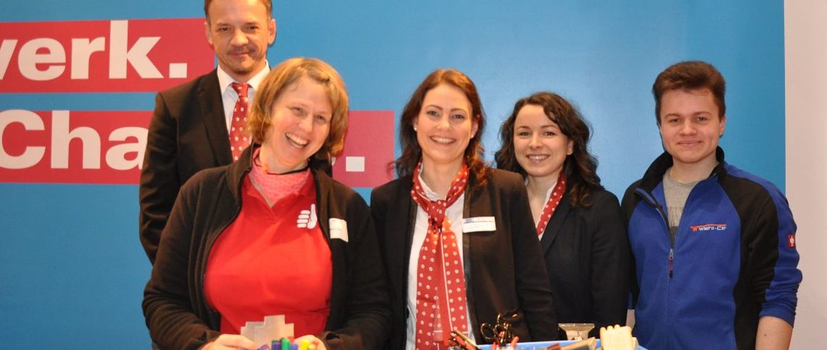 Team der Handwerkskammer Hannover auf der Beruf und Bildung 2018 messe ausbildung handwerk, berufe nachwuchsgewinnung bauer bunzel dahl korbach handwerk deine chance