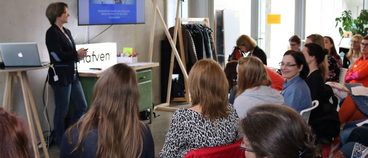 K.O.N.E.K.T. Treffpunkt für Frauen fand im April im "Hafven" statt. konekt frauen, hafven treffpunkt K.O.N.E.K.T.