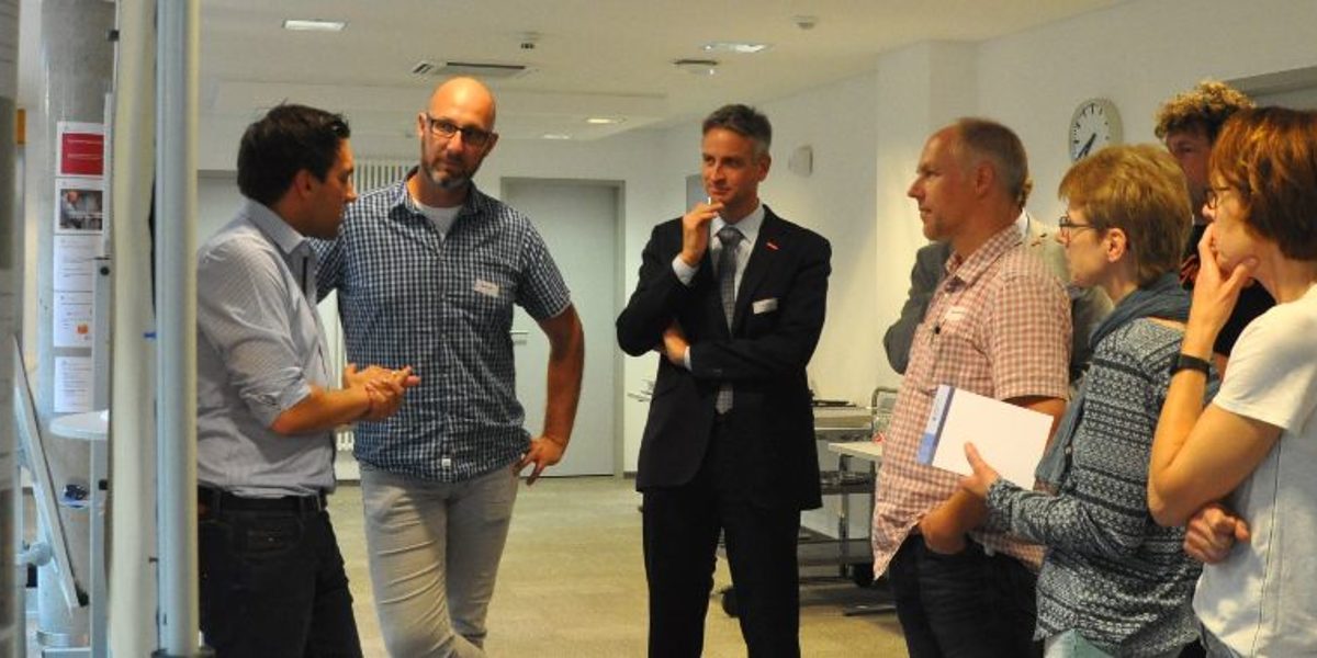 Bei der Zukunftswerkstatt am Campus Handwerk tauschten sich Betriebsinhaber und Mitarbeiter über betriebliche Optimierungsmaßnahmen aller Art aus. Bei der Zukunftswerkstatt am Campus Handwerk tauschten sich Betriebsinhaber und Mitarbeiter über betriebliche Optimierungsmaßnahmen aller Art aus.