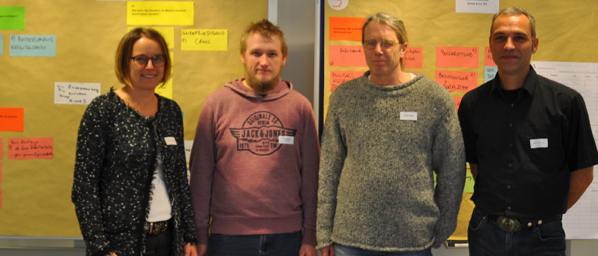 Gesa Eickhoff von Eickhoff von Metallbau GmbH & Co.KG aus Hannover mit ihren Mitarbeitern bei der 15. Runde der "Zukunftswerkstatt Handwerk" Gesa Eickhoff von Eickhoff von Metallbau GmbH & Co.KG aus Hannover mit ihren Mitarbeitern bei der 15. Runde der "Zukunftswerkstatt Handwerk"