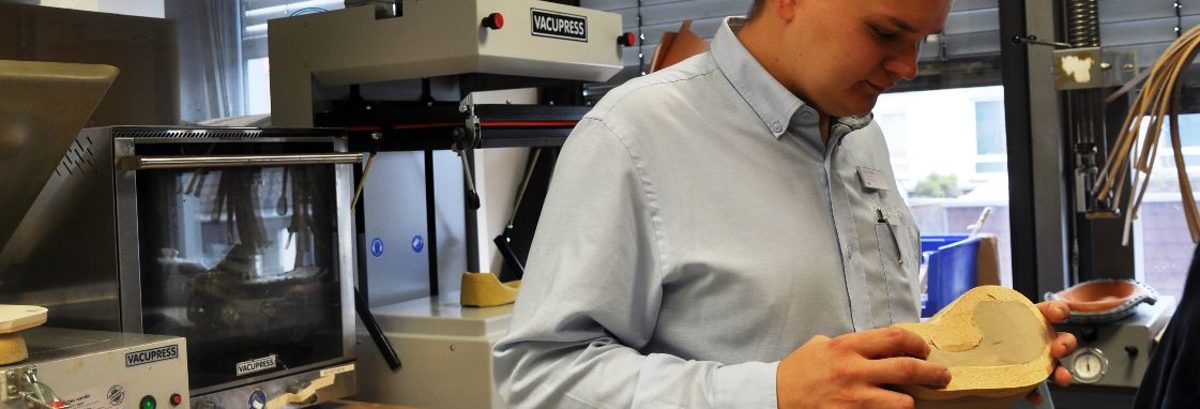 Martin Vetter an seinem Arbeitsplatz Martin Vetter an seinem Arbeitsplatz