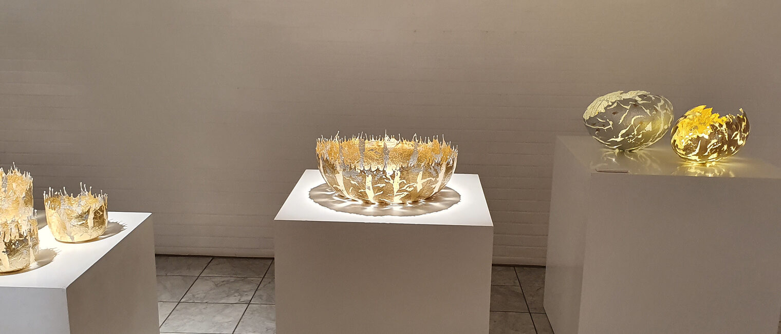 Catherine Bernaisch: Leuchtobjekte Catherine Bernaisch: Leuchtobjekte