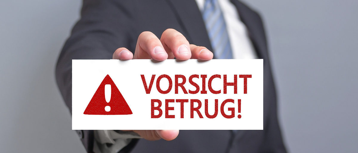 AdobeStock_74688359_web, adobe stock, betrug, schild achtung, hinweis, vorsicht, fake