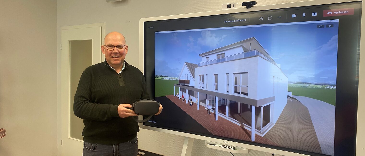 BUAuch die Kundenzufriedenheit wollte das Unternehmen in Hinblick auf das Thema Digitalisierung verbessern. Seit einigen Monaten können Kunden deshalb ihr zukünftiges Haus in 3D-Ansicht mittels einer VR-Brille schon vor dem eigentlichen Baubeginn besichtigen. hollmannn hoch tief bau, Johann Hollmann Hoch- und Tiefbau Grundwasserabsenkungen GmbH , digitalisierung, zukunftswerkstatt, digital, VR-Brille,