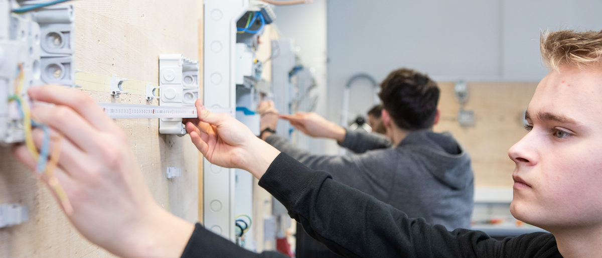 Ausbildung im Elektronikerhandwerk Elektroniker, Ausbildung, Campus