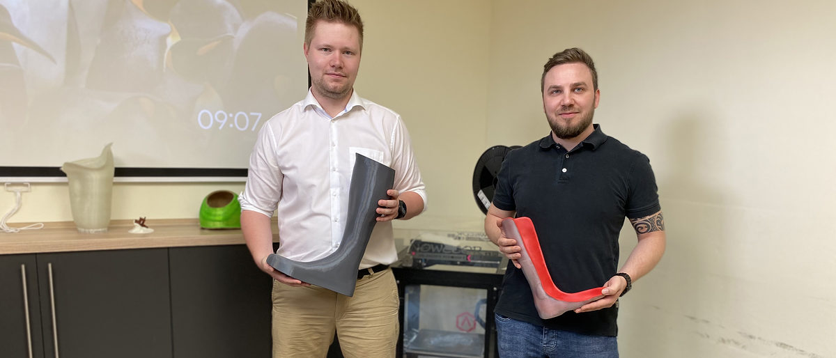 Unternehmer Tim Marxmeier (l.) mit seinem orthopädietechnische Leiter, Maximilian Leue. Orthopädietechnik, Innovation, Förderung