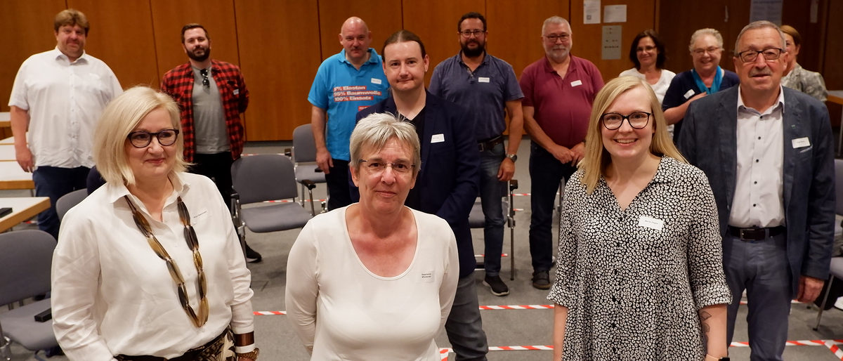 Birgit Gawronski, Stephanie Wlodarski, Eric Palz (2. Reihe), Marita Ziegler, Roger Möhle (v.l.) verbreiten das "Virus Ehrenamt" weiter. Ehrenamt, Stammtisch, Stephanie