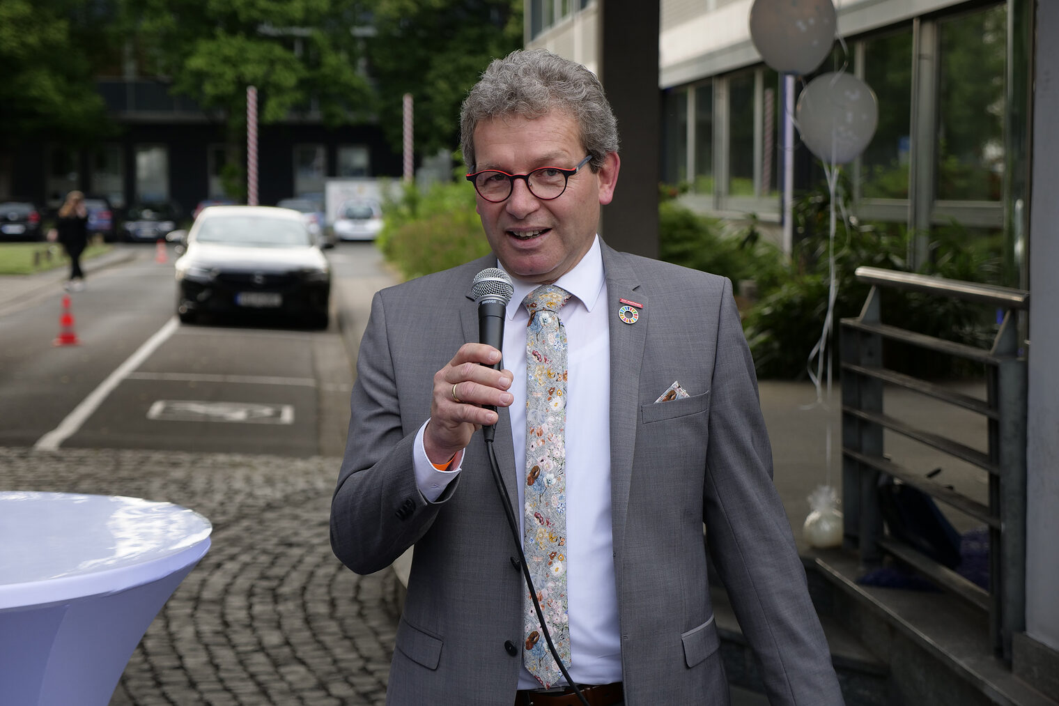 Handwerkskammerpräsident Thomas Gehre begrüßt die Gäste.
