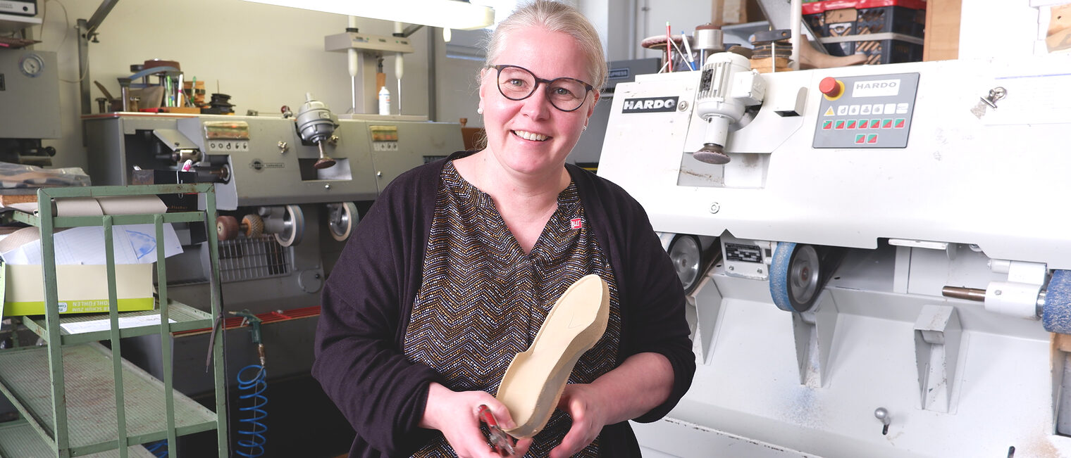 Orthopädieschuhmacherin Johanna Czech ist auf dem Weg den Betrieb ihres Chefs zu übernehmen. Orthopädieschuhmacherin, Czech, Nachfolge, Übernahme, Frauen, FiF, Frauen gehen im Handwerk in Führung