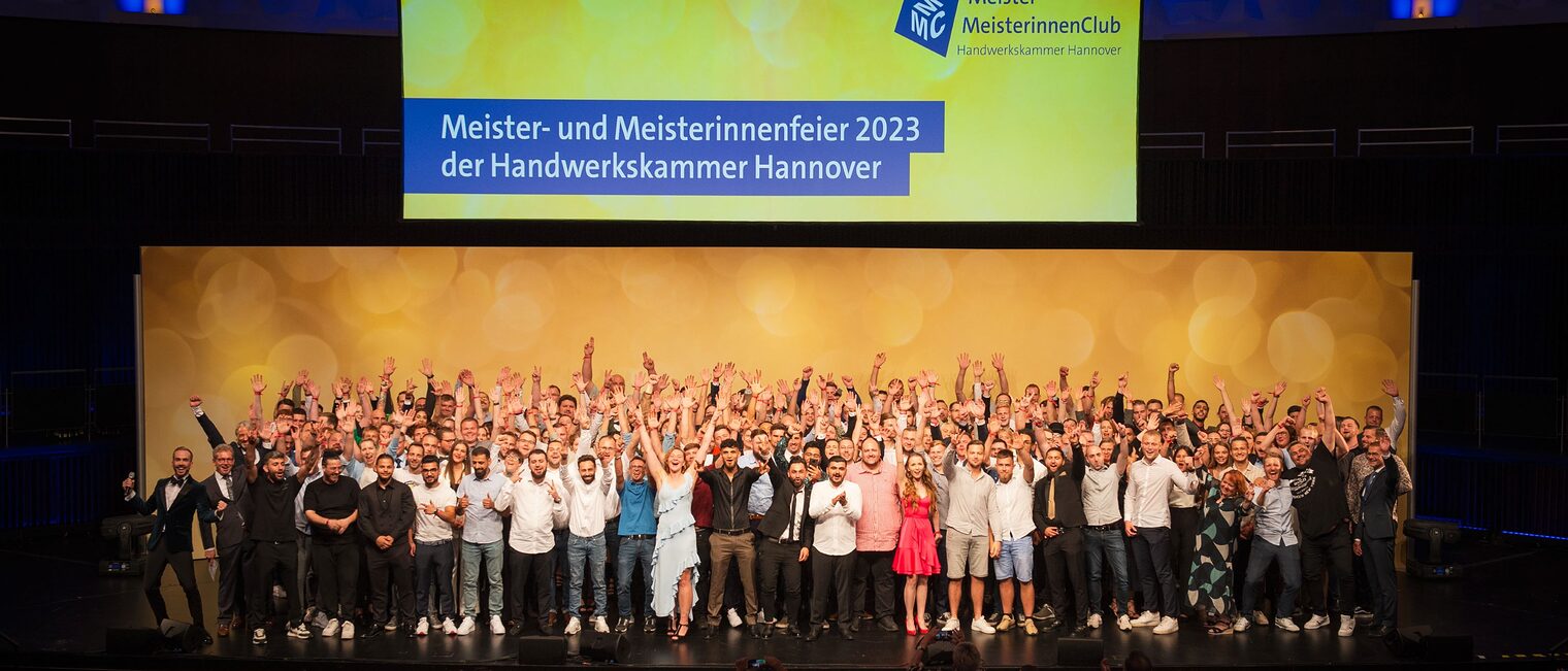 Rund 200 Meisterinnen und Meister aus 22 Gewerken feierten bei der Meister- und Meisterinnenfeier 2023 ihren Erfolg.