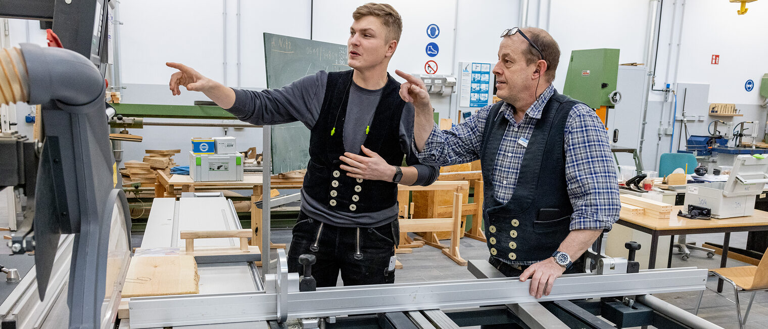 Ausbildung im Zimmererhandwerk Ausbildung im Zimmererhandwerk