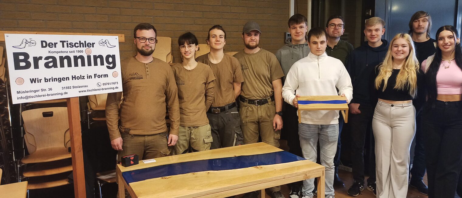 Abschluss NI 6.DG Branning mit Tischmodell und Tisch