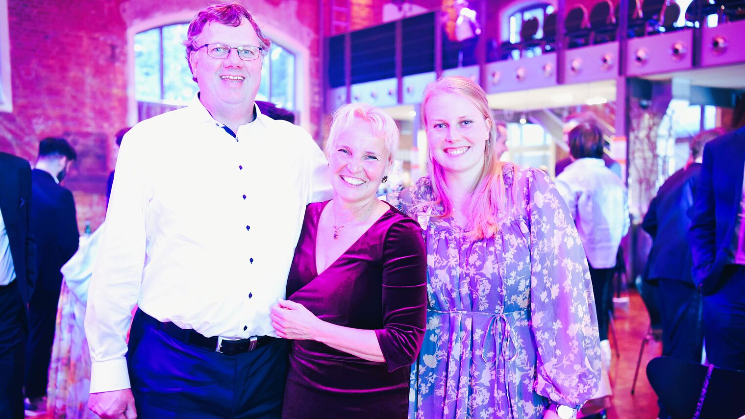 Heiko, Bianca und Pia Rosenhagen bei der Preisverleihung.