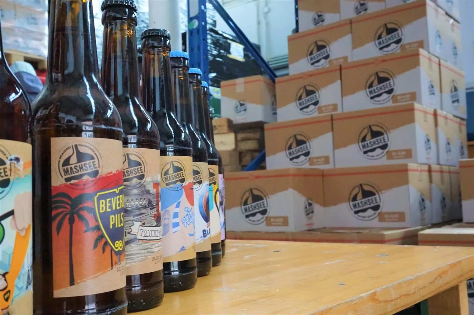 Meistergold und Club 0,0 stehen nebeneinander als ‚Meisterschluck‘ in der Mashsee Brauerei.