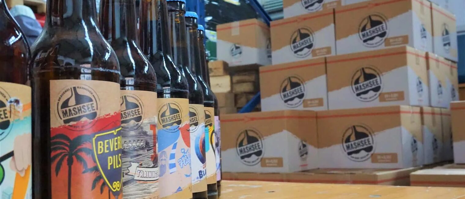 Meistergold & Club 0,0 als „Meisterschluck“ in der Mashsee Brauerei. Meistergold und Club 0,0 stehen nebeneinander als ‚Meisterschluck‘ in der Mashsee Brauerei.