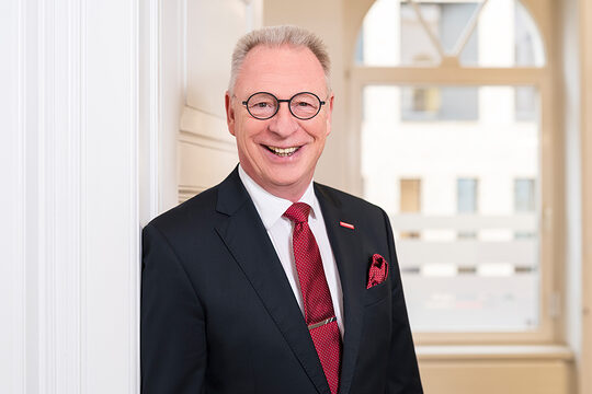 Porträt von Mike Schneider