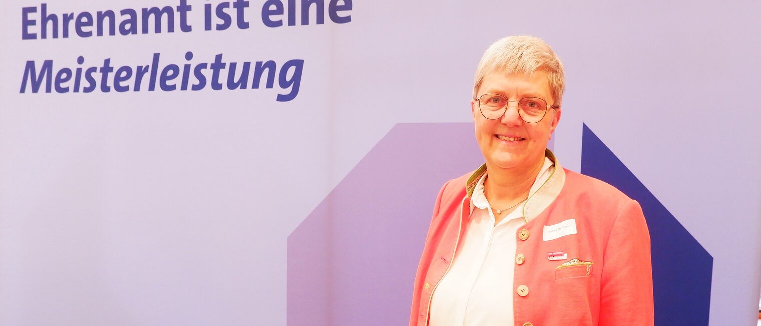 Sabine Heymann vor dem Roll up Ehrenamt ist eine Meisterleistung.