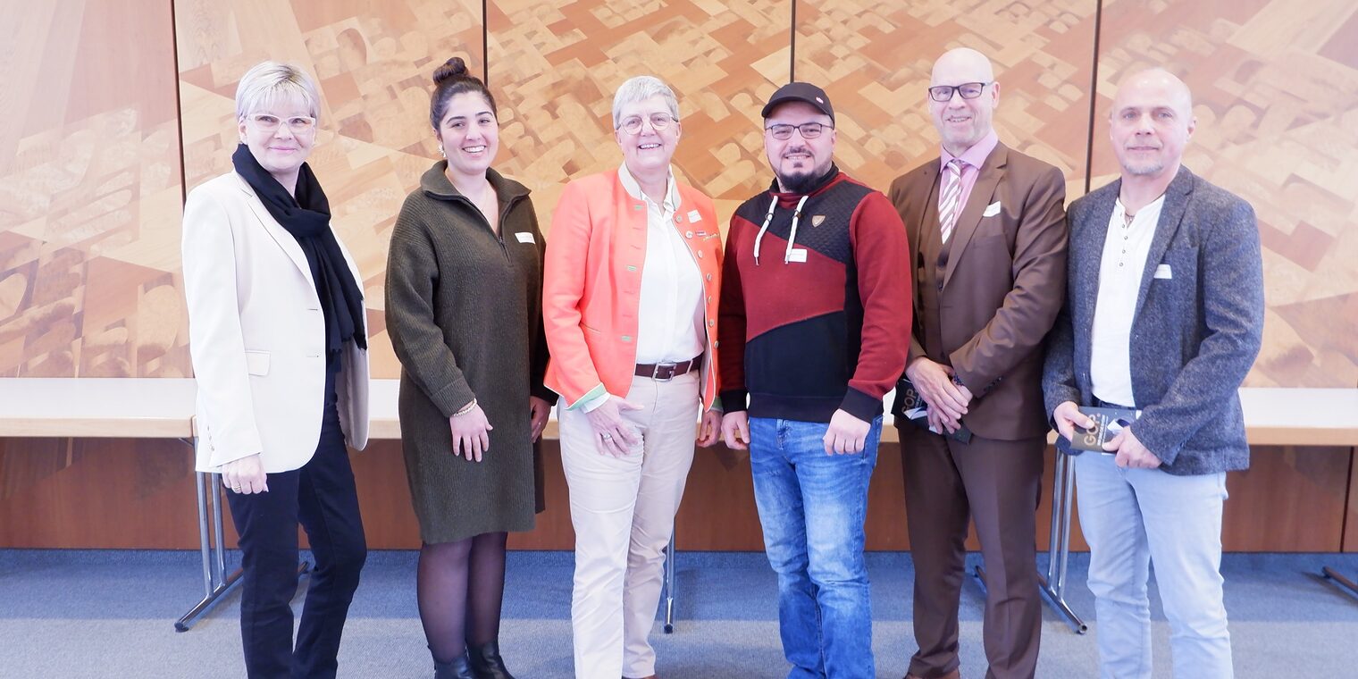 Constanze Huep, Zahra Jarvid Milani, Sabine Heymann, Mustafa Moussa, Frank-Joachim Weiß, Andreas Güttlein beim Ehrenamtsforum