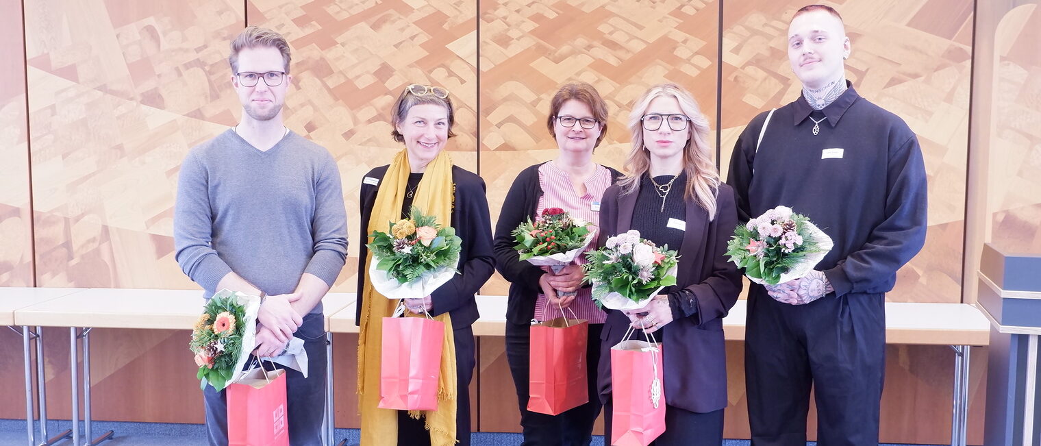 Podiumsteilnehmer Daniel Dirkes, Benita von Steinaecker, Bettina Wolf-Moritz, Nina Suchan und Moritz Erbsen.