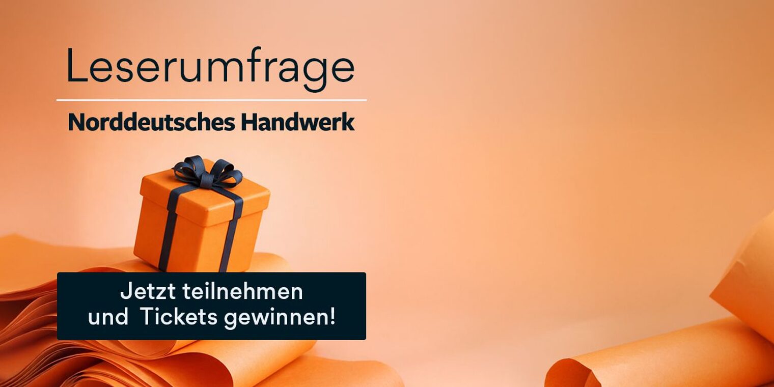 Plakat zur Leserumfrage mit Geschenk in orange.