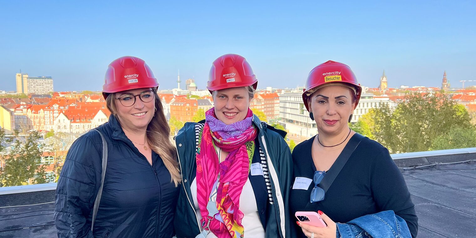 Christiane Geuer vom Salon Beleco, Pia Rosenhagen von der Rosenhagen Metallbau GmbH und Dilber Zeylan von Der Schnitt.
